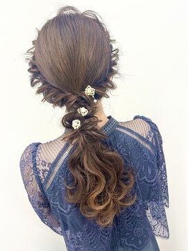 プリュス 名古屋(Plus) ゴムだけアレンジ/大人可愛い/ポニーテールアレンジ