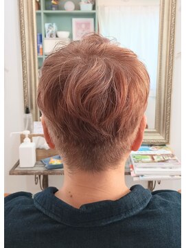 ラグラスヘア(LAGRAS HAIR) 白髪ぼかしベリーショート