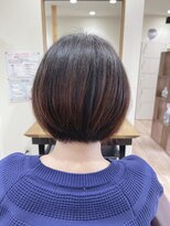 パインカラー(Pine Color) 前下がりボブショート
