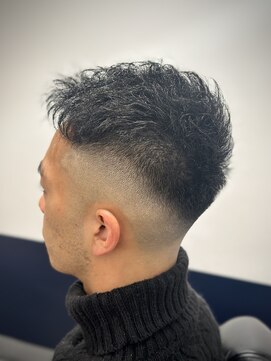 リバティシェアバーバー 銀座(LIBERTY SHARE BARBER) 【クセ毛必見！】フェザーショート