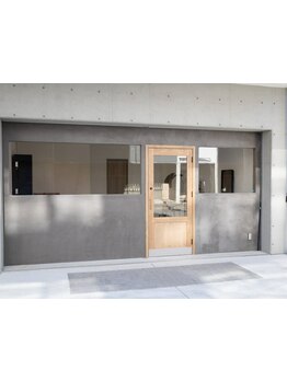 《大濠》人気スタイリストの完全マンツーマンサロンがOPEN。海沿いのプライベート空間で贅沢な時間を。