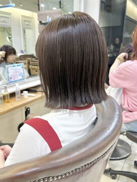 ヒビヲ(HIBIO) 横浜タッセルボブショートボブ顔周りレイヤーカット韓国30代40代