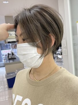 白髪ぼかしハイライト/ショートカット/40代50代/【西長堀駅】
