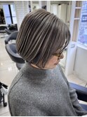 白髪ぼかし/脱白髪染め/白髪/大人女性/髪型/細めハイライト