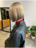 ぱっつんブロンドヘア_忍ばせインナーカラーでオシャレ感UP_