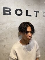 ボルト(BOLT)&nbsp;センターパート×波巻きパーマ