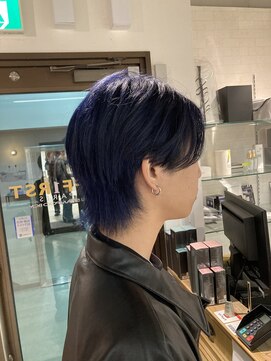 コワファーストナガサキシャンプーボーイ(COIFF1RST NAGASAKI SHAMPOO BOY) ネイビーブルー ウルフセンターパート