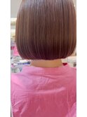 うるツヤ切りっぱなし内巻きボブ