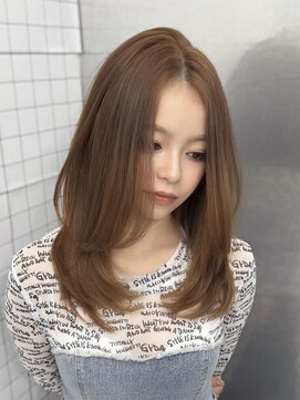 ロムーク 表参道(LOMKH) 小顔ロングレイヤーカット顔周り秋グレージュカラー透明感カラー