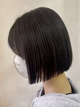 新メニュー『シルクストレート』導入！髪に負担の少ない薬剤で、手触り・ツヤどちらも叶う酸性縮毛矯正♪