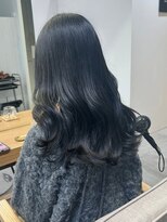 ルイス 宝塚(Luis)&nbsp;明石ネイビーブラック艶感ウェーブセミロング