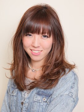 ヘアー クレアシオン 髪工房(Hair Creation) 今、流行の重めスタイルに少し動きをプラスした毛束感のスタイル