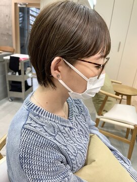 ミィ 表参道(mee.) 【mee.】ヤジマ 耳掛けショート くびれしょーと