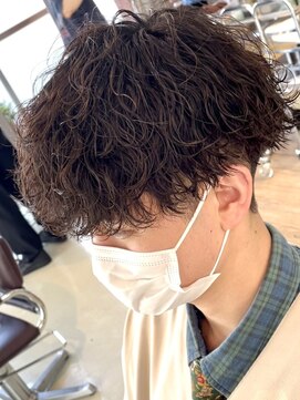 ウェイビーエフティフィフス 横浜西口(WAVEY ft.fifth) 波巻きスパイラルパーマメンズマッシュツイストスパイラルパーマ