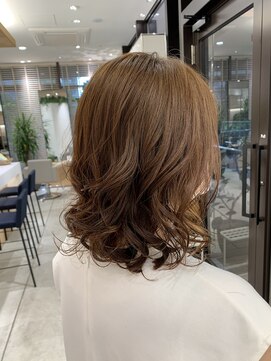 ステアケース 武蔵小杉店(stair:case) ミディアムスタイル コテ巻き風パーマ 武蔵小杉