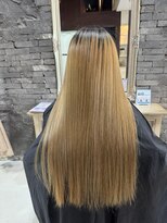 アレクサンドルオブカラーズカナザワ(ALEXANDRE OF COLORS KANAZAWA)&nbsp;ブリーチ毛に対応する髪質改善ストレート