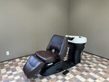 アトリエ ルル(Atelier Ruru)の雰囲気（フルフラットになるシャンプー椅子で癒しの時間をお過ごし下さい）