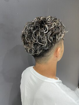 クレオ 片江店(CREO) ホワイトハイライトスパイラルフェード