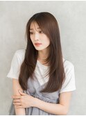 重めロングの顔周りレイヤースタイル