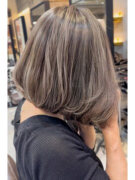 トルネード(TORNADO) Foreign-Inspired Highlights × Short Bob layer A1222