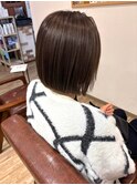 前下がりの切りっぱなしボブ×ダークグレージュ