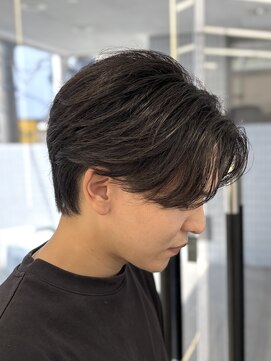 ウィル バイ ブラウン(Vir by Brown) 横からのシルエットもキレイ！王道センターパート