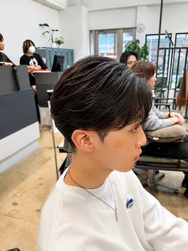 アロー 船橋店(AROH) ニュアンスパーマ｜柔らかな毛流れで魅せるメンズスタイルヘアー