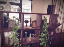 ヘアーアンドネイル フーガ(hair & nail fuga)の雰囲気（ウッディーな店内。DIY好きなスタッフの手作りの物もあります★）