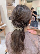 ヘアーフォトギフト(HAIR×PHOTO gift.) 大人っぽアレンジ/ローポニー/お呼ばれヘアアレンジ