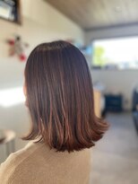 サトイ(satoi)&nbsp;ミディアムスタイル【切りっぱなし】【外ハネ