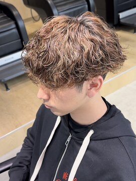 レタッチ バイ フィフス 天神大名(RETOUCH by fifth) 波巻きスパイラルパーマツイストパーママッシュメンズパーマ束感