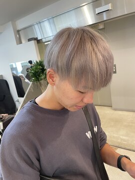 ジエクト ヴィシア(The Ect VIXIA) シルバー/マッシュカット/刈り上げ/ツーブロック