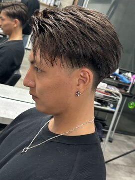 イーラ(era) フェザーショート/メンズ/刈り上げ/パーマ/眉毛