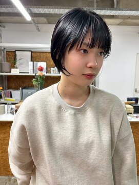 イン(in.) 黒髪ショート/耳掛けショート/大人ショート
