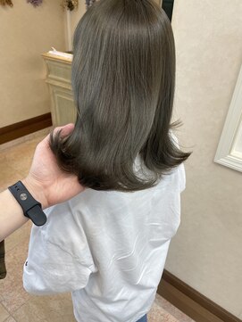 メルク(merc) カール/セミディ/シアーカラー/姫カット/オリーブ