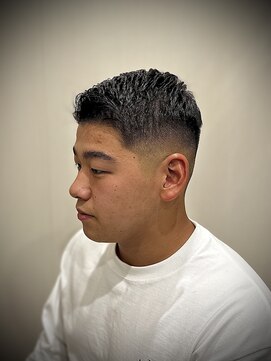 ハイフェード　メンズカット新潟　バーバー　床屋　女池