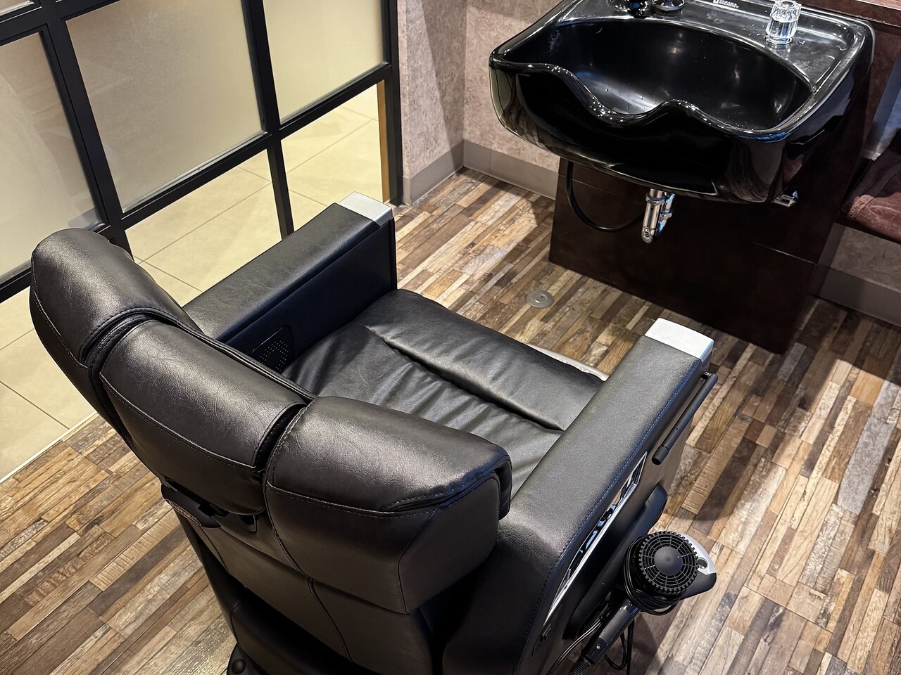 キタセンジュバーバー バイ ティーズ(KITASENJU BARBER by T's