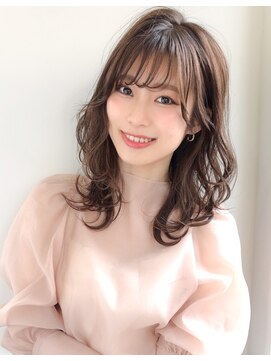 アフロート ルヴア(AFLOAT RUVUA) 耳掛けも小顔★大人可愛いレイヤー×ゆるふわパーマ【京佳】