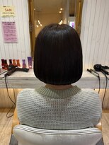 ノンヘアープラス(non hair +) カーキアッシュの前下がりボブ
