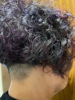 リベア トウキョウ 東大島店(Rever Tokyo)&nbsp;刈り上げ/パーマ/グレイヘア[東大島/東大島駅]