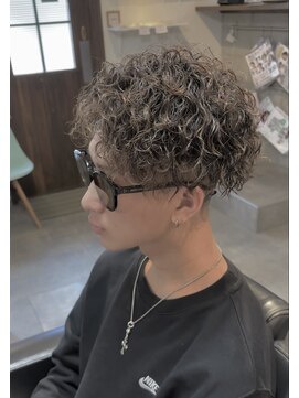 バタクラン(BATACLAN) ツイストスパイラル/センターパート/メンズ/シェービング/理容室