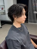 ネフェルバイアクロス(NefeL by AKROS)&nbsp;センターパートウルフ×毛流れニュアンスパーマ