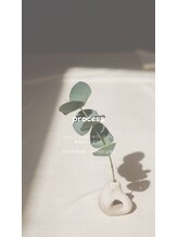 まずは、頭皮スコープを使って、頭皮や毛髪の状態を診断。30代以上の女性の多くは…