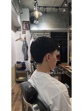 カムレイドフォーライフ(COMRADE 4 LIFE) 大人の刈り上げ　テーパーフェード　担当 松尾竜平