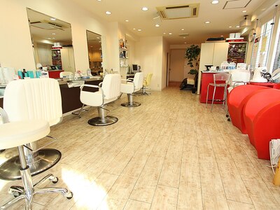 サロン デ ディッチャ(salon de dicha)