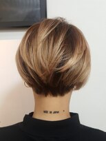 ペネロープ(Penelope)&nbsp;外国人風グラデーション×前下がりショートボブ　担当　遠藤