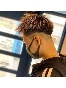 バーバーズ ミックスアップ(BARBERs MiXXUP) 2段階刈り上げフェード