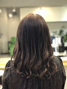 ボンビィヴァン(bon-vivant) 大分/府内町イルミナカラーとシールエクステ