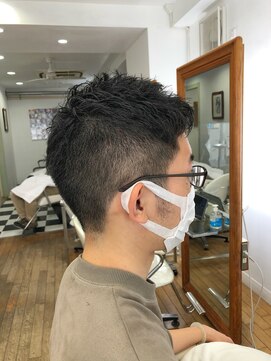 ヘッズ 本八幡店(HEADS) MEN'S HAIR センターパート ツイストスパイラル コンマヘア
