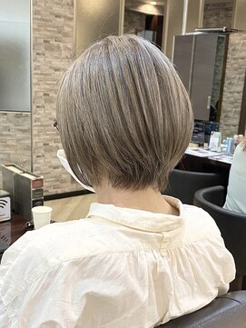 キャラ 池袋本店(CHARA) 白髪ぼかしハイライト◎大人レイヤーショート【池袋/ショート】